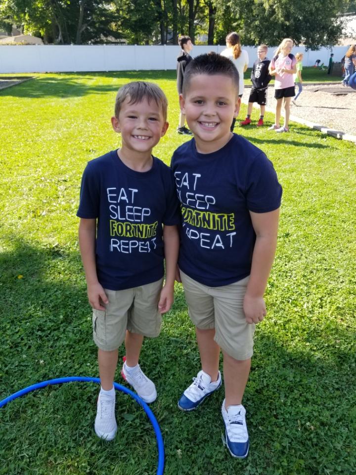 juliedelyser's tweet photo. #marionbelieves #twinning #Homecoming2019  @marioncsd https://t.co/qIZmhLeMY3