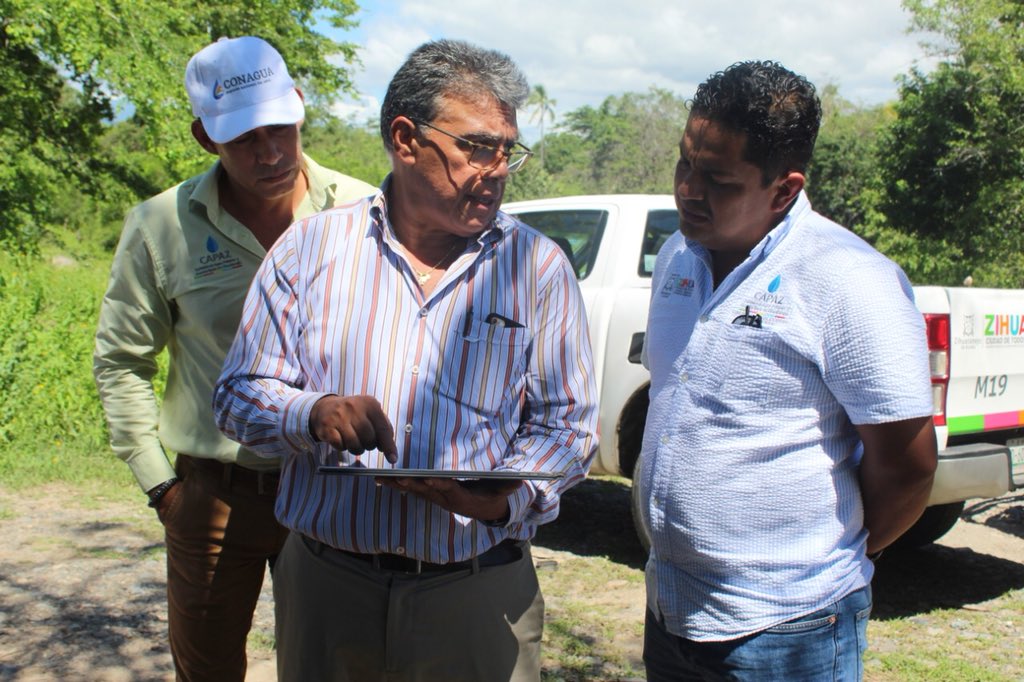 LFSalasR's tweet photo. Porque mejorar las condiciones de distribución de agua potable de la #CiudadDeTodos es prioridad de esta administración que encabeza @jorgexsa , continuamos con los estudios de factibilidad para hacer posible el #PozoRadial.
#Zihua
#CAPAZ https://t.co/IpKpjLWBUu