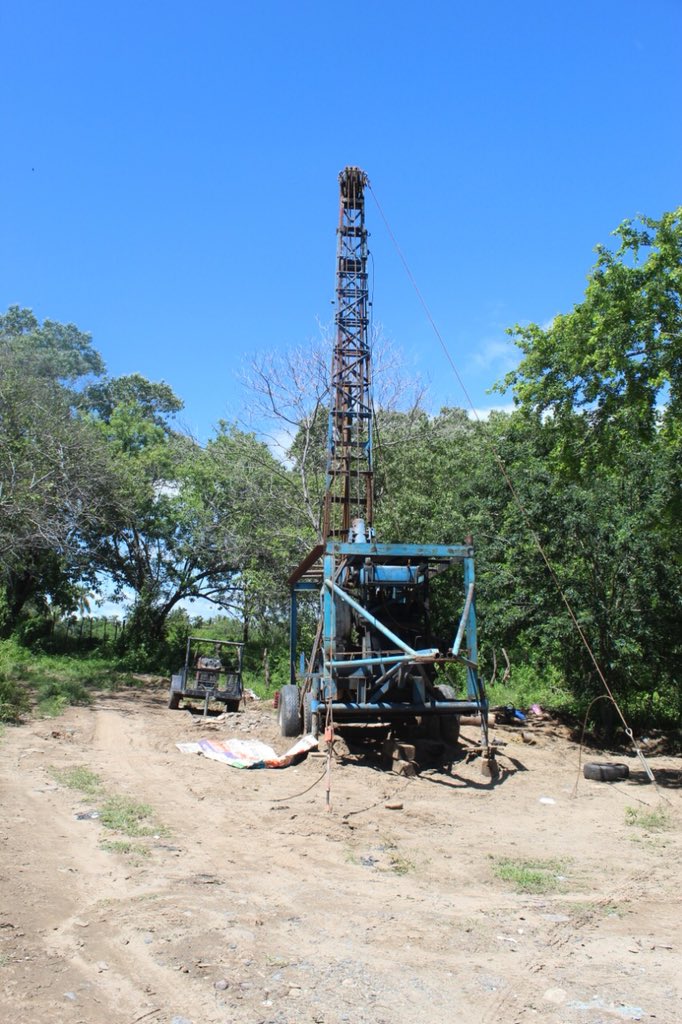 LFSalasR's tweet photo. Porque mejorar las condiciones de distribución de agua potable de la #CiudadDeTodos es prioridad de esta administración que encabeza @jorgexsa , continuamos con los estudios de factibilidad para hacer posible el #PozoRadial.
#Zihua
#CAPAZ https://t.co/IpKpjLWBUu
