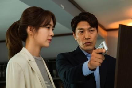 infodrakor_id's tweet photo. Still cut drama OCN #RunningInvestigators:
#LeeYoWon, #ChoiGwiHwa (1) https://t.co/C5rkOtTAhs