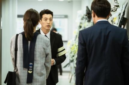 infodrakor_id's tweet photo. Still cut drama OCN #RunningInvestigators:
#LeeYoWon, #ChoiGwiHwa (2) https://t.co/epdvifcCsq