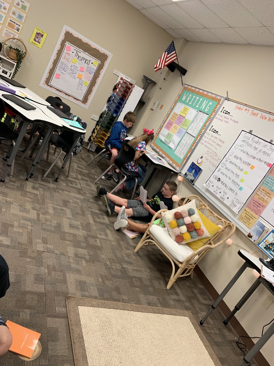 MrsDavisTX's tweet image. We’re working hard at finding themes and backing it with text evidence. Look at these fifth graders go! #pveleads #Leaders2theCore @PVE5thGrade