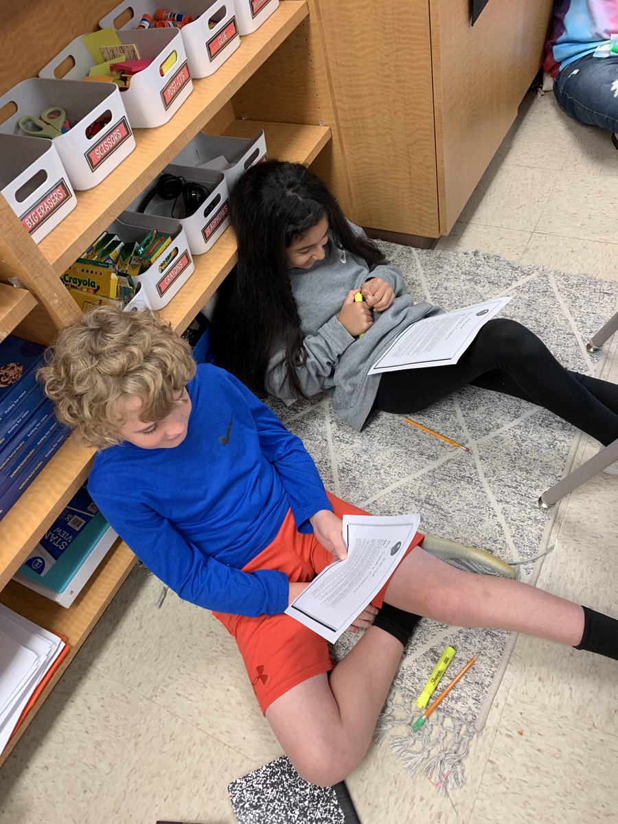 MrsDavisTX's tweet image. We’re working hard at finding themes and backing it with text evidence. Look at these fifth graders go! #pveleads #Leaders2theCore @PVE5thGrade