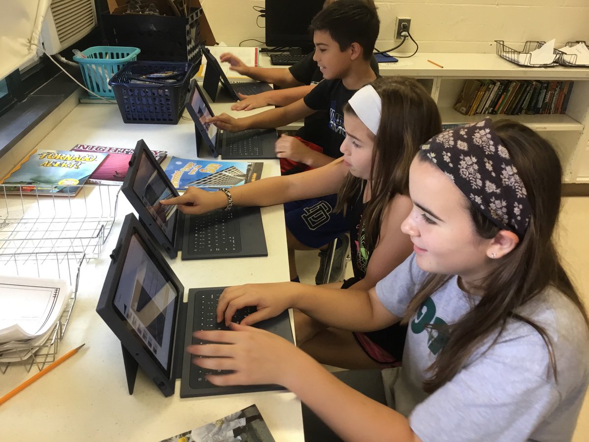 MrsCWoodWC's tweet photo. Cooperative groups had fun using Google slides to demonstrate their knowledge of text features.....an hour later and they still didn’t want to stop! Time flies when you’re having fun. ☺️ https://t.co/TWn8sOKtxK