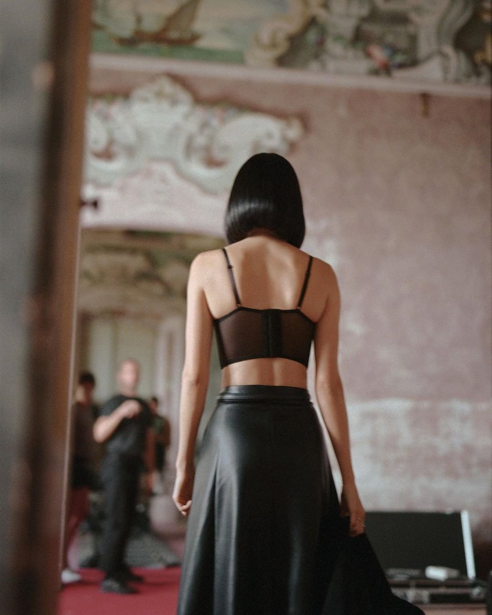 KendaIIJennerCR's tweet photo. reserved vía Instagram: Say #CiaoKendall to @kendalljenner – the star of our campaign. Stay tuned for more!
#ReservedForMe #fashion #KendallForReserved #kendalljenner https://t.co/ClV5v7sXmr