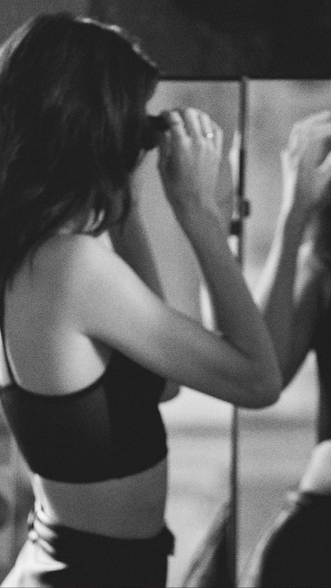 KendaIIJennerCR's tweet photo. reserved vía Instagram Story #CiaoKendall #ReservedForMe #fashion #KendallForReserved #kendalljenner https://t.co/m3XdRUfENL