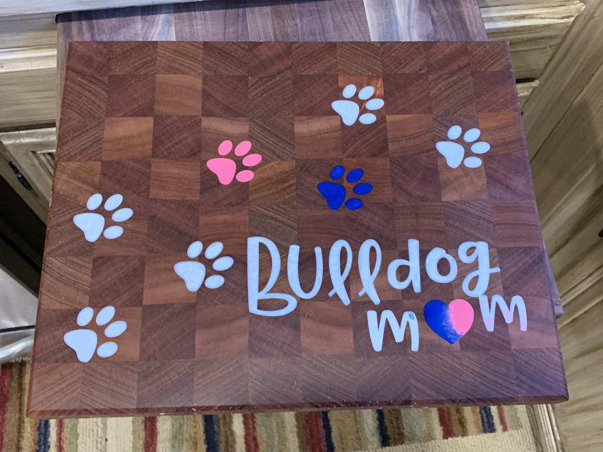shaneshardwood1's tweet photo. Another one done! ❤️❤️ #dogs #Bulldog #bulldogpuppies #love #cuttingboard #endgraincuttingboard #shaneshardwoodstore #instagram https://t.co/6sfSkJ46RK
