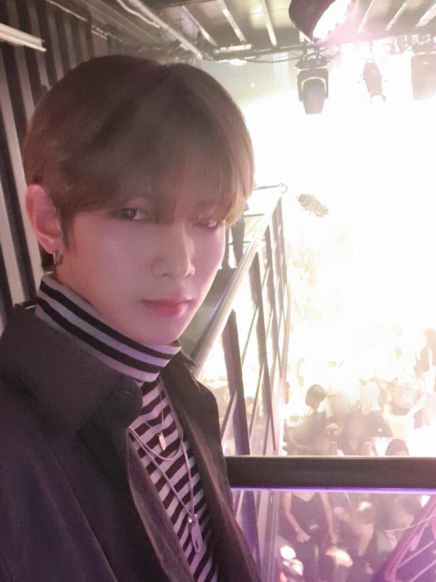 ATEEZofficial's tweet photo. [#여상] 여상이 셀카 등장이요~
3번째 사진은 MAC 포니 행사에서 찍은 사진!
#ATEEZ #에이티즈 https://t.co/HRw54OjyxV