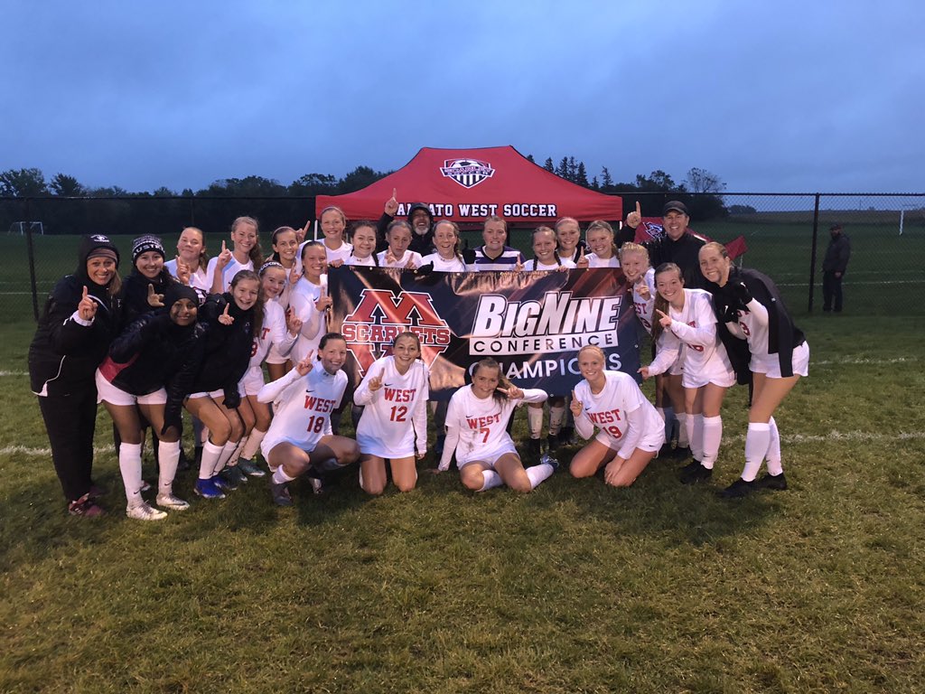 d_fam2023's tweet photo. ‼️ YOUR LADY SCARLETS ARE BIG 9 CHAMPIONS ‼️ The weather was not on our side tonight, but we embraced it and won 7-0 vs. Faribault!! ⚽️ Goals by Roberts, McMahon, Rasmussen, K. Peters, Fischer, Hinz, &amp; Spaude! ❤️#doonemore #dflight #itsgotime https://t.co/2MnBl5AhFg