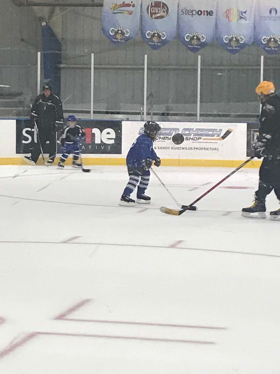 MrsKlefbeck's tweet photo. And so it begins. Helllooo hockey season 19-20! One mite, one squirt means 4 practice a week at different times and possibly different rinks. Annnnd then games. #GoodbyeSanity #ImColdAlready #DriveThruDinners #LongestSeasonEver #LoveMyBoys ❤️ https://t.co/GnIPeom1Ma