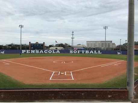 FHPirates's tweet photo. 🚨Commitment Alert 🚨 Congratulations to Abby Gatza @abigailgatza on her commitment to Juco powerhouse Pensacola State @PSCSoftball. Abby is the first player in @FH_Raiders program history to commit to a US school! Awesome job Abby! #FHPride https://t.co/ILBiOzWZuy