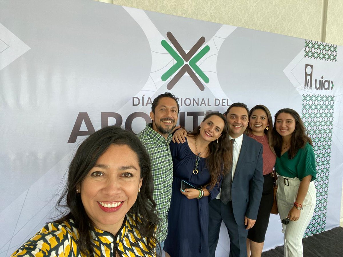 BedranRuiz's tweet photo. Gracias a la Comisión de Mujeres Arquitectas del Colegio de Arquitectos Chiapanecos A.C. @SoyCACHAC por su apoyo incondicional en los eventos!! En especial a mi amiga y Coordinadora Nacional de Mujeres Arquitectas de la @FcarmSocial Arq. Mónica Vudoyra @mvudoyra abrazo y besos! https://t.co/4Wif0ebM1g