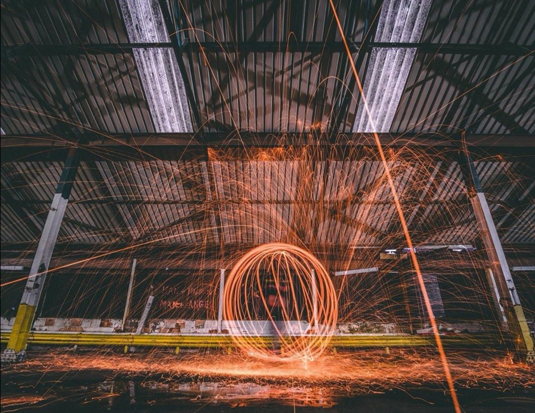 jacksharp86's tweet photo. Steel wool is an amazing tool to have when it comes to photography! - - - -
#sigma #newcastleupontyne #nikon #cityphotography #urbanphotography #longexposure #lightroom #sigma1020 #d500 #nightphotography #darkphotography #steelwool_photography #newcastle_spinners https://t.co/RN6hQvbHav