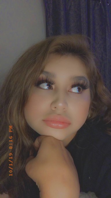 1 pic. ✨Sad B U N K G I R L but I’m cute so it’s ok✨ https://t.co/PbUya7n2F3