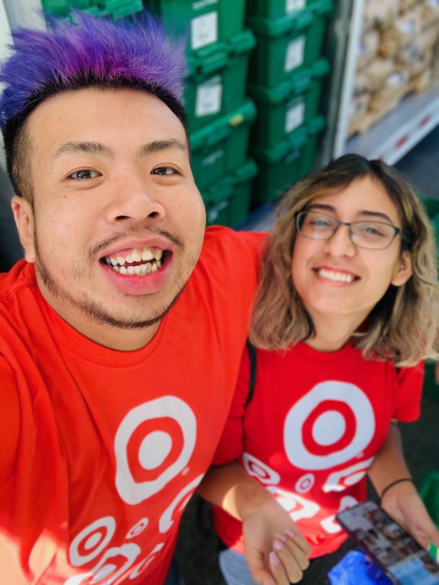 Shout out to my team at T0313! We hit 70% of our volunteer goal today! Blessed to have a team dedicated to giving back❤️ Thankful for 🎯 and my team! #TARGET #volunteer #giveback <a href="/SamTruong9/">Sam Truong</a> <a href="/Kyle_T0313/">Kyle Robertson</a> <a href="/teagan_friend/">Teagan Friend</a> <a href="/anna_wigandt/">Anna</a> @drew_arrington <a href="/ginajoosten/">Gina Joosten</a>