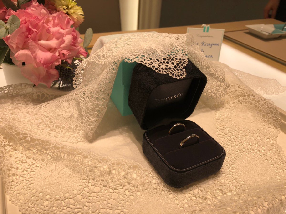 peace19951's tweet photo. インスタでは報告していたのですが、
約1ヶ月前に入籍しました👰💍
毎日忙しくて全然新婚感はないけれど、ぼちぼち生活してます😊
新しい職場環境にも
やっと慣れてきたかなあて感じかな、
東京の方々また遊びましょう🌻💕 https://t.co/hkQ3IJfZdl