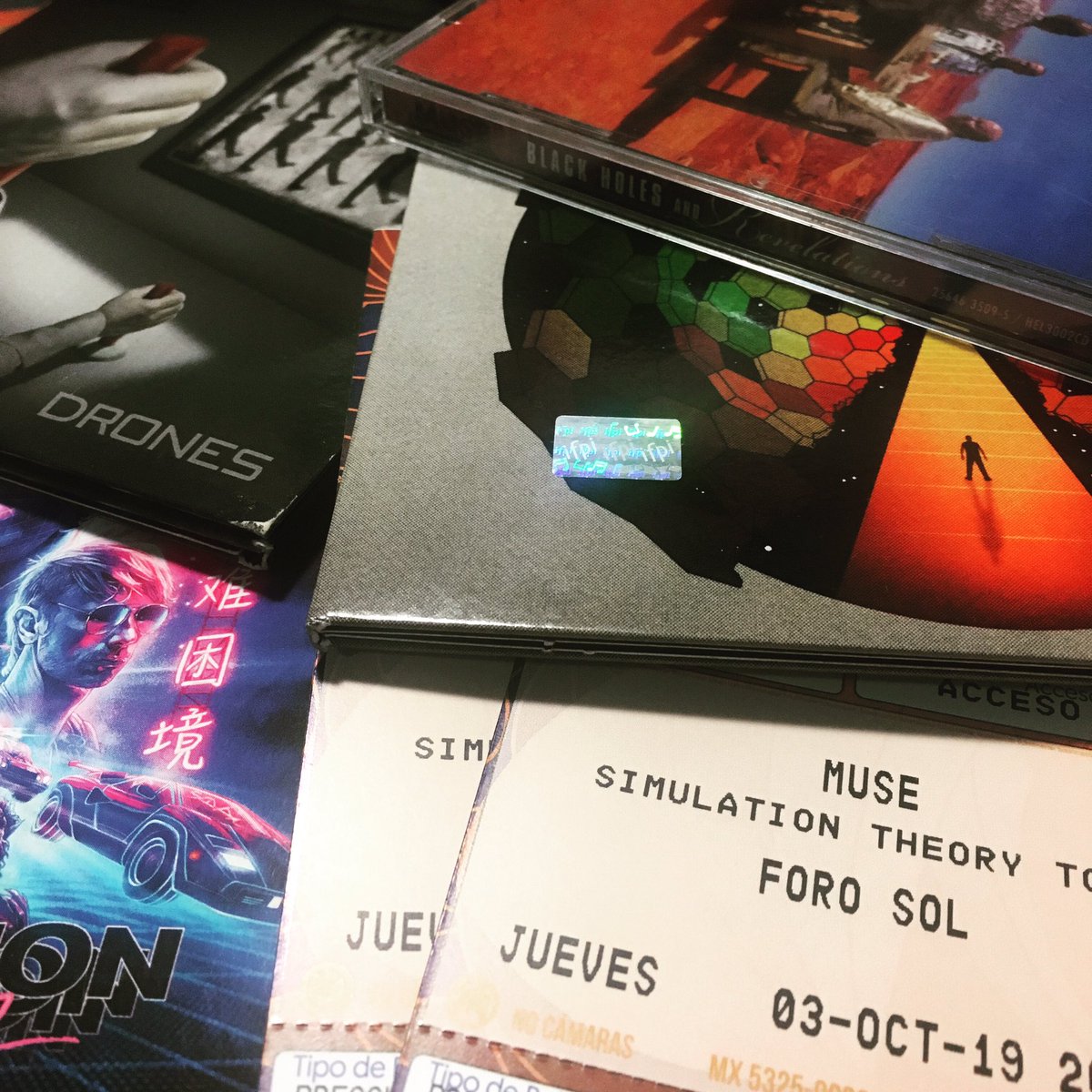 EsmeSilverio's tweet photo. Poniéndome en modo 🎶Muse🎶 @museband https://t.co/6tDRHezUKp
