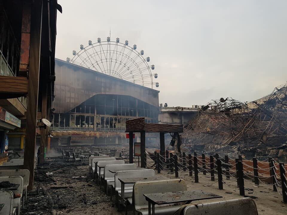 joshoacaballero's tweet photo. Ito po ang nangyaring sunog sa star city kaninang alas dose ng madaling araw. #memories https://t.co/TH0j9fUcHy