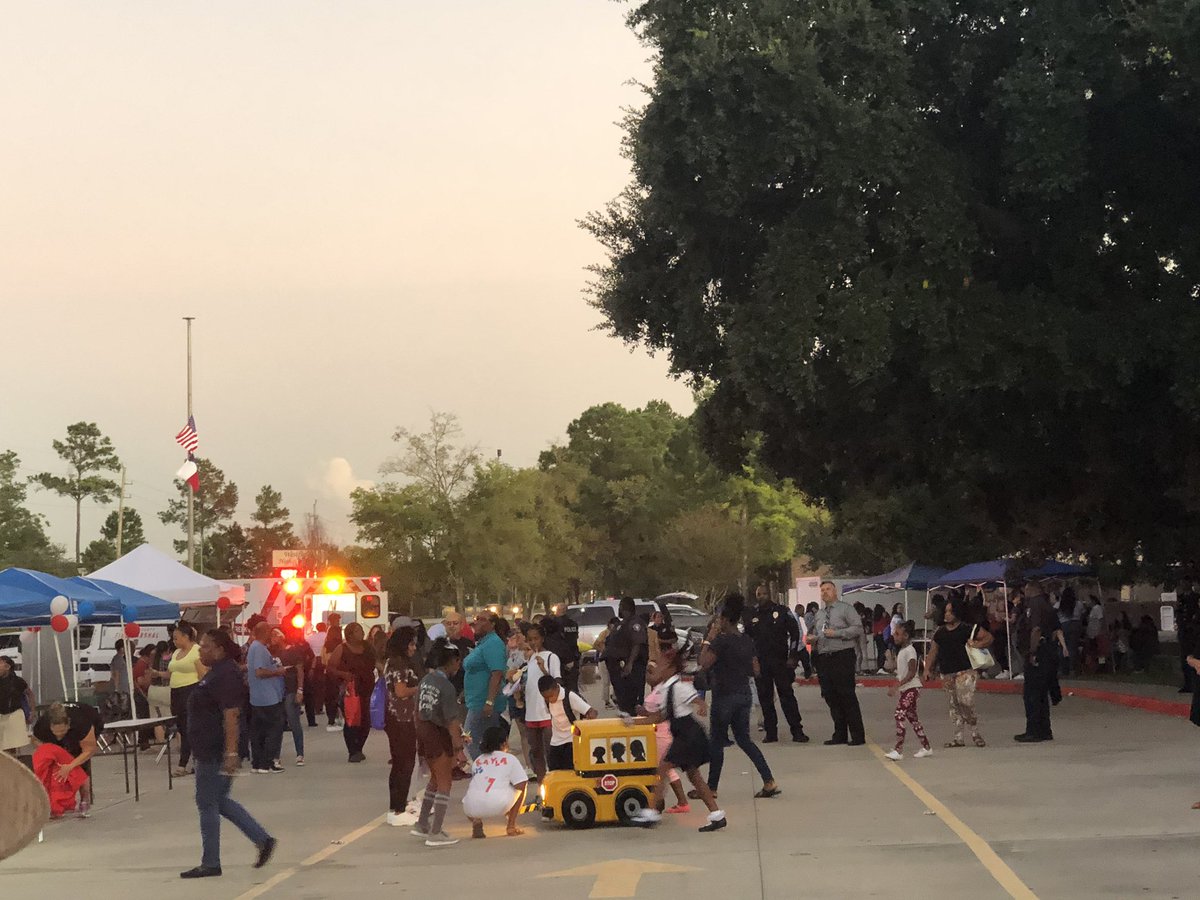 R4ExD's tweet photo. Great evening attending our @Spring_ISD_PD  National Night Out community event in @SpringISD. Great community turnout! https://t.co/z5lofxjist