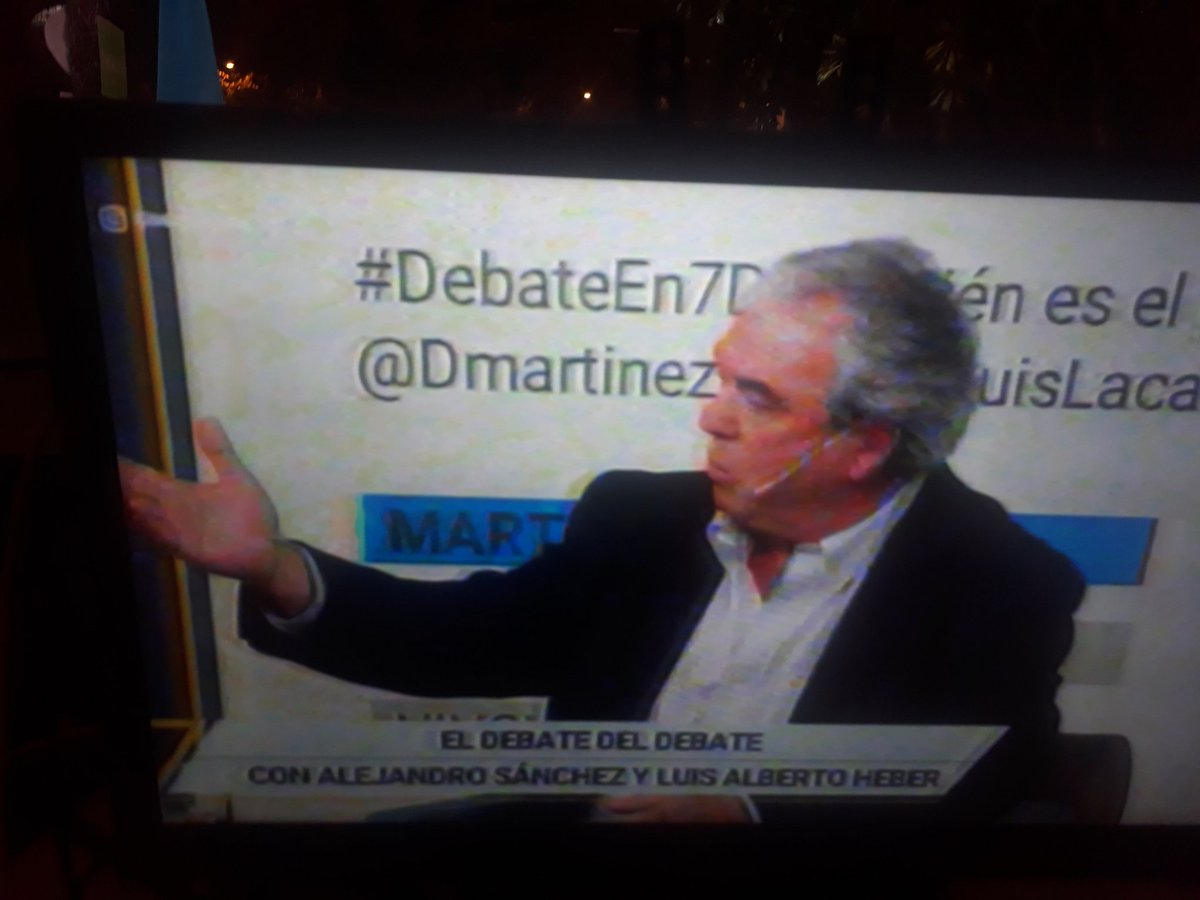 Todos_Fabian's tweet photo. Ahora @Luisaheber en #Debate7D
@Dmartinez_uy Martinez le quedaria mejor una reelección Municipal.
Creo que se equipo de campaña!
#EsAhora @lista71 #ElEquipoParaGobernar
@LuisLacallePou excivio excelente su programa de Gobierno ante todos los Uruguayos. https://t.co/CAdpiiOogp