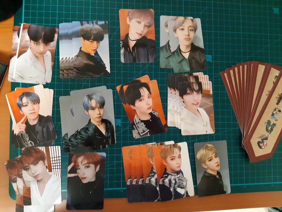 I_LUNE_YOU's tweet photo. #원어스_포카 #원어스 #ONEUS #Photo_card 영조 서호 건학이에게 선택받은 현장.. 와중에 영조 포카 1장은 불량으로 왔어요ㅋㅋ https://t.co/oXlfj4CrXv