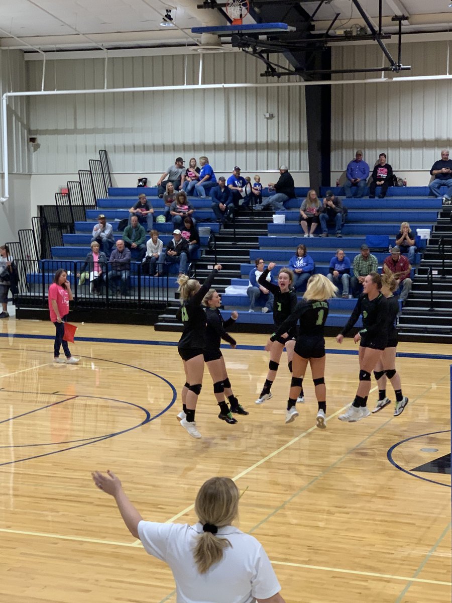 MaywoodSchool's tweet photo. MHC takes set 1 over Wallace 25-8. @HCPublicSchools #wolfpackvb #nebpreps https://t.co/FrXun9d4QL