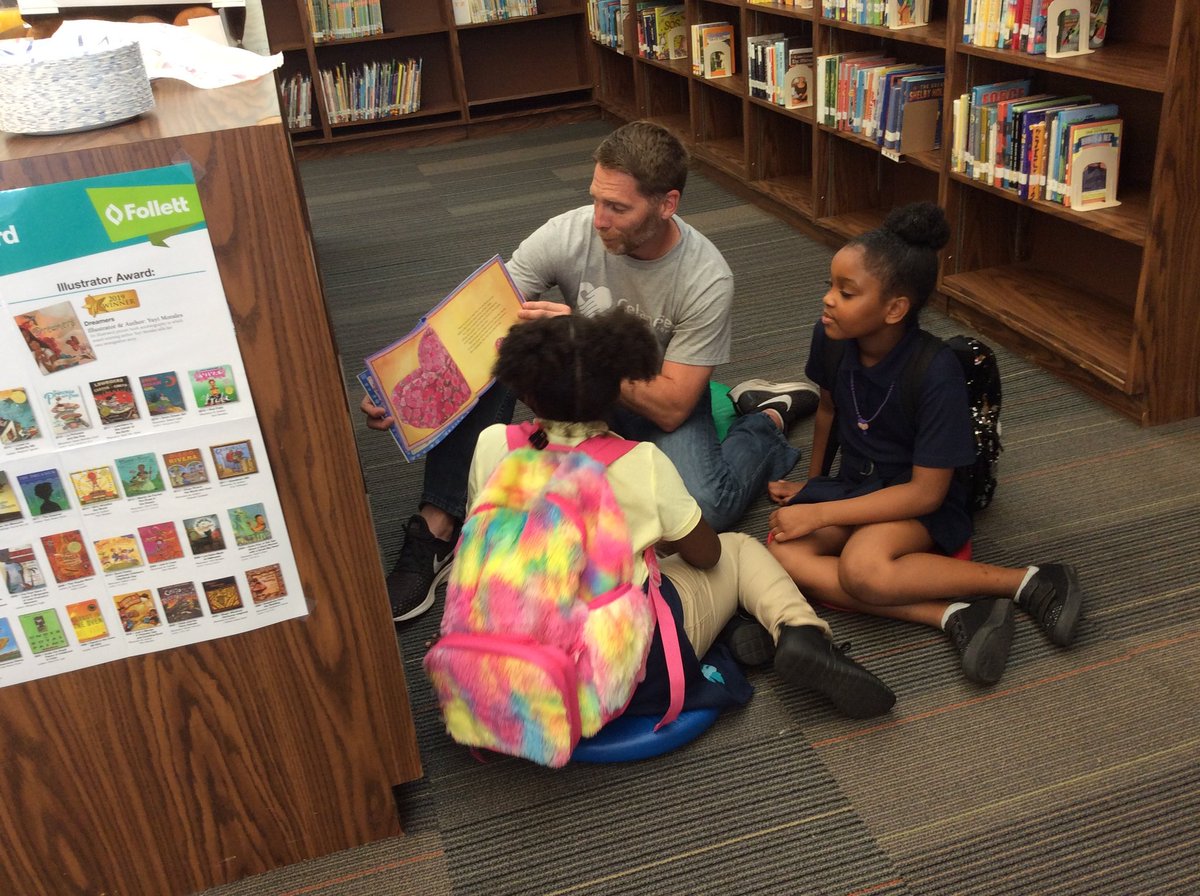 Book give away 2019

#Falcons_Read
#DISD_Libraries