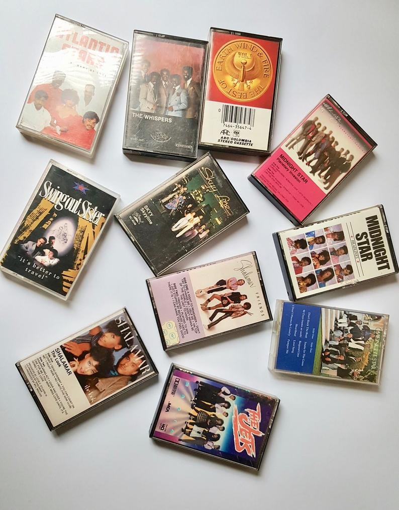 ScreenwriterM's tweet photo. RT In 1985, I remember being a 13 year old boy who discovered writing...as part of my life. I had a computer, but it wasn't Windows NOR Mac. I listened to music on cassettes. Back To The Future was a cool film for me! @mixedishabc #MyUniquePath https://t.co/0RkkfrLTpv