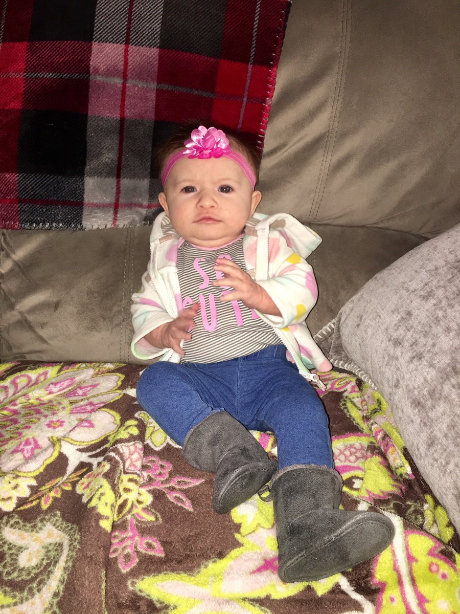 TaylorDaigle9's tweet photo. After being off for 3 months for maternity leave, today was my first day back to work, and my mini’s first day of daycare. https://t.co/LBaqQ6F61i