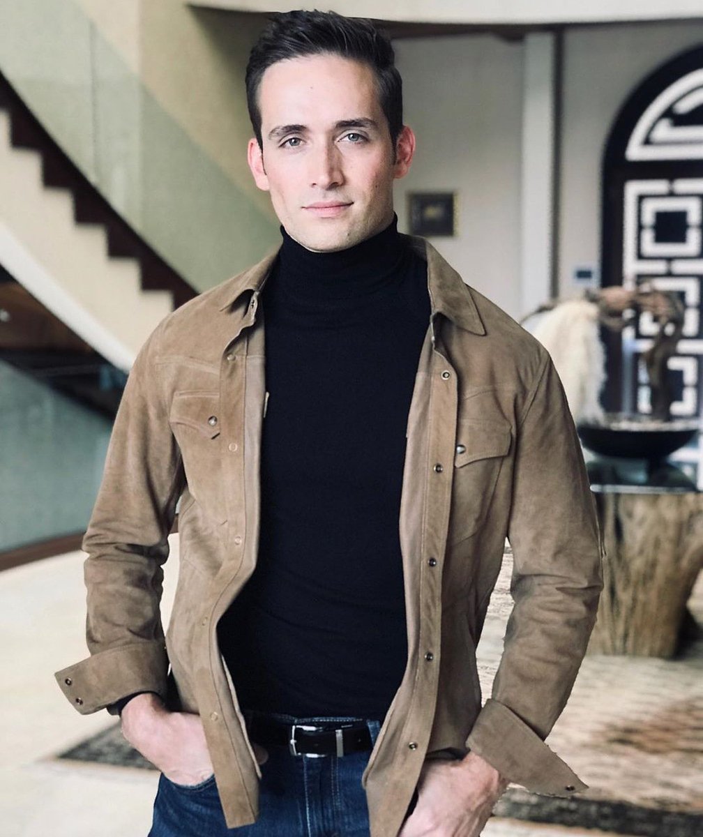 TeamHenaoMx's tweet photo. Una de las mejores cosas en la vida es darte cuenta de que eres feliz, sin tener las cosas que creías que más necesitabas para vivir @mauriciohenao linda noche, saludos, bendiciones
#actorslife https://t.co/59PXBvx2re
