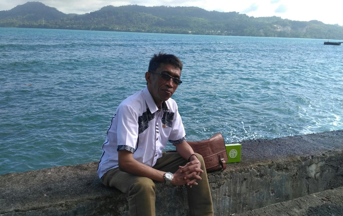 JoRayhan's tweet photo. Ambon 
#BatikDay #PrayForAmbon https://t.co/pSn2H75Xi1