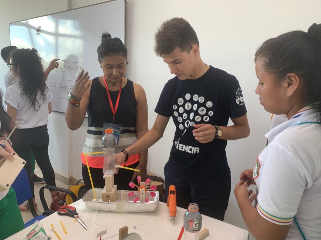 MincienciasCo's tweet photo. #ClubesdeCienciaCo incentiva el espíritu científico en los más pequeños a partir de talleres que fomentan la vocación investigativa. ¡Estamos en Tumaco y Vichada! #ClubesFrontera #ScienteLab #CienciaPorTodaColombia @programaondas @CdeC_Col https://t.co/N6FWwcZWZv