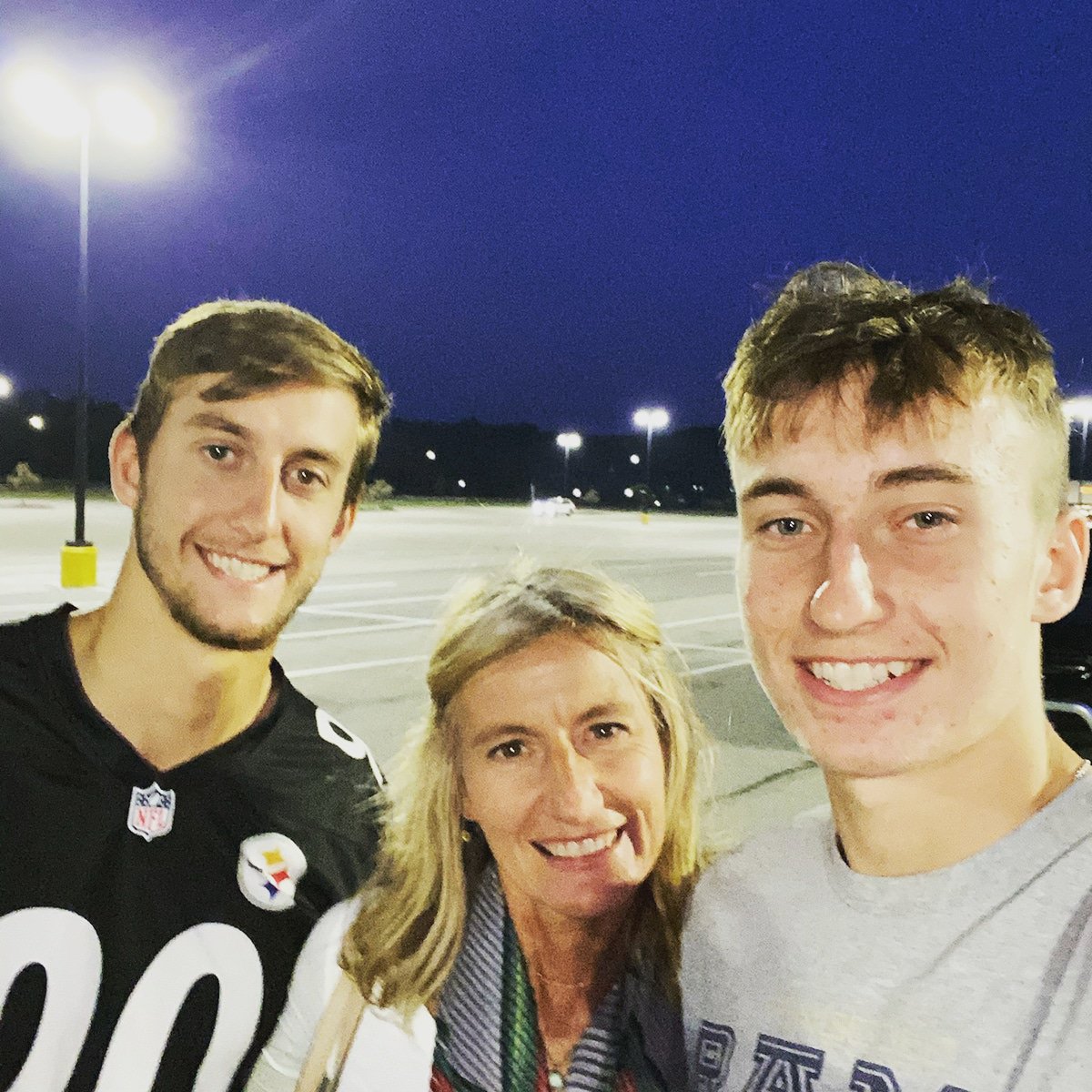 FineShelly's tweet photo. What's your teacher do after she leaves work? She has the best date night with her amazing boys 🌮💙💛( Ringgold born &amp; raised)!!!
#mommasboys
#Ringgoldrams https://t.co/1XekmNUWHi