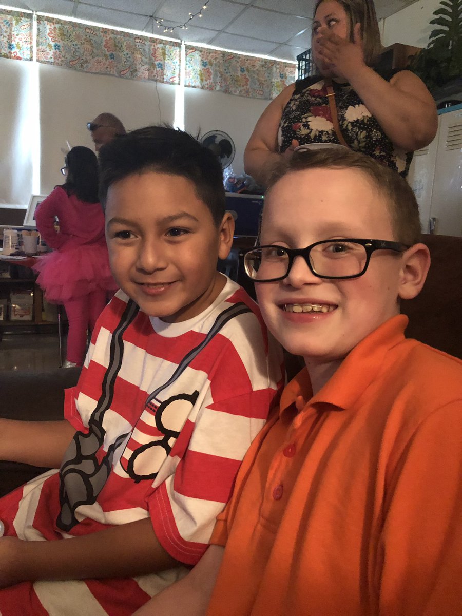 LynaeReilly's tweet photo. @jagsofjefferson Thank you, Jefferson Elementary, for a wonderful night of memory making with Isaac at Literacy Night! We wrote silly, spooky stories🎃, read them around a “fire” 🔥, made s’mores 🍫 and did a scavenger hunt!🕵🏻‍♂️ So fun! https://t.co/3dyxGIw7AB