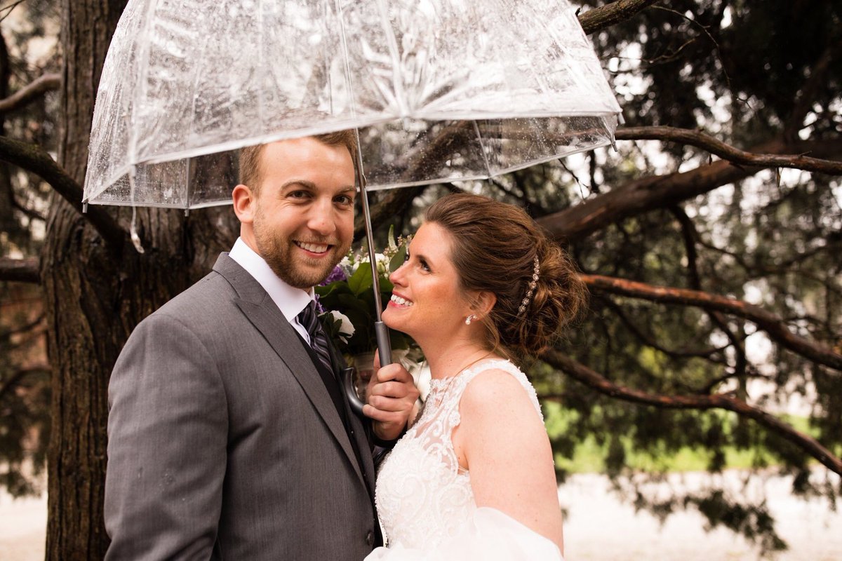 LaurenTPhotoSTL's tweet photo. It’s like rainnnnn on your wedding day!!Tips for planning for rain on your wedding day in the #blog this week!https://t.co/XlzLbWotUx #stlwedding #theknot #stlbride #rainyday https://t.co/SJnDQLTp3x