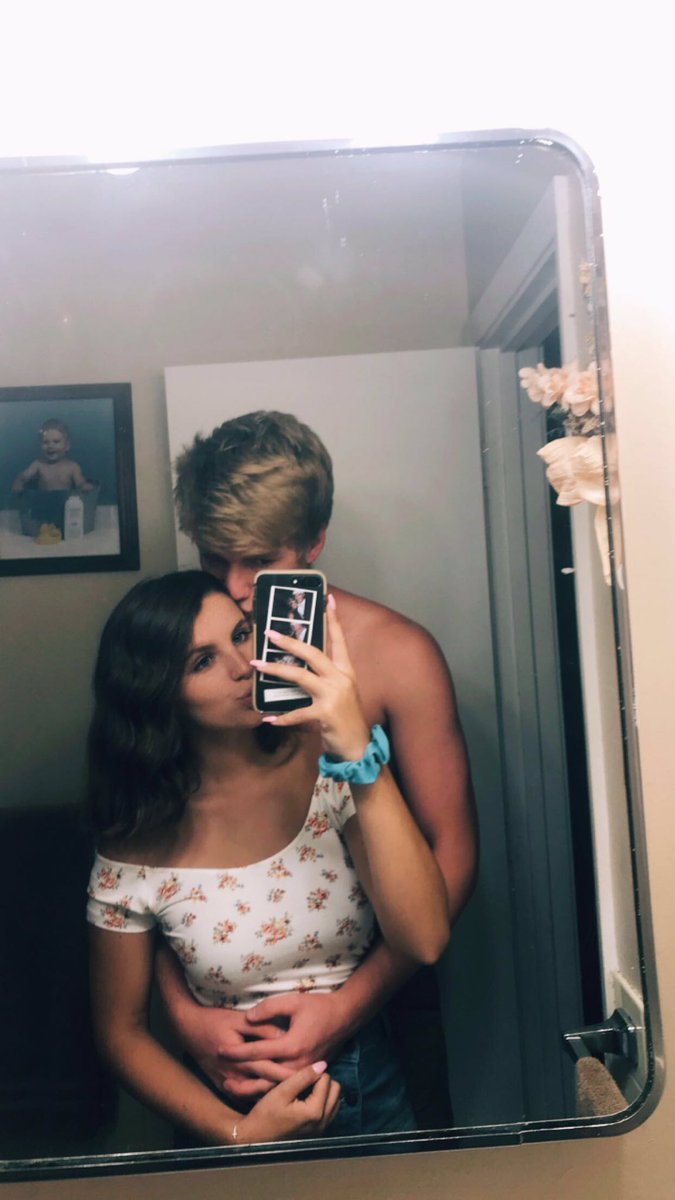 Maddymuhlig's tweet photo. 8 months with you has been a dream<3 https://t.co/IiDJoqkiO2
