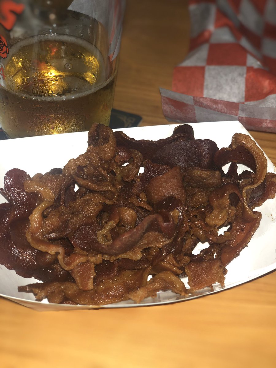 BethSiebert's tweet photo. BACON #GSBSMS19 https://t.co/7tsg6HC5Qr