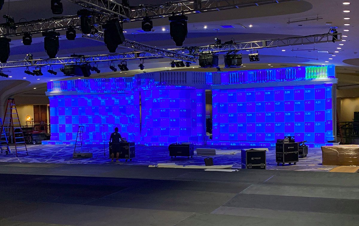 Heapet_official's tweet photo. #Avolites Helps #EverlastProductions “Build” A Very Different #WhiteHouse

#1600PennsylvaniaAvenue is the ultimate special-event address, but that very unique...
@WhiteHouse @GeorgeHWBush @HiltonHotels @PowerHRG @EverlastProd @WashingtonAria1 @AvolitesLtd 
https://t.co/4Xzgc9wobc https://t.co/tFRM4tWAEQ