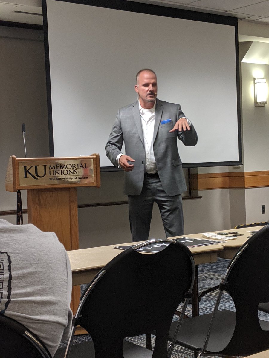 TPUSA_KU's tweet photo. Today U.S. Law Shield came and spoke to our chapter about our gun rights in Kansas and our self defense laws and rights. This was super informative! Thank you!
@USLawShield
#tpusa #conservative #youngconservative #2AShallNotBeInfringed #supportthesecond #constitution https://t.co/DpO3JU9J4k