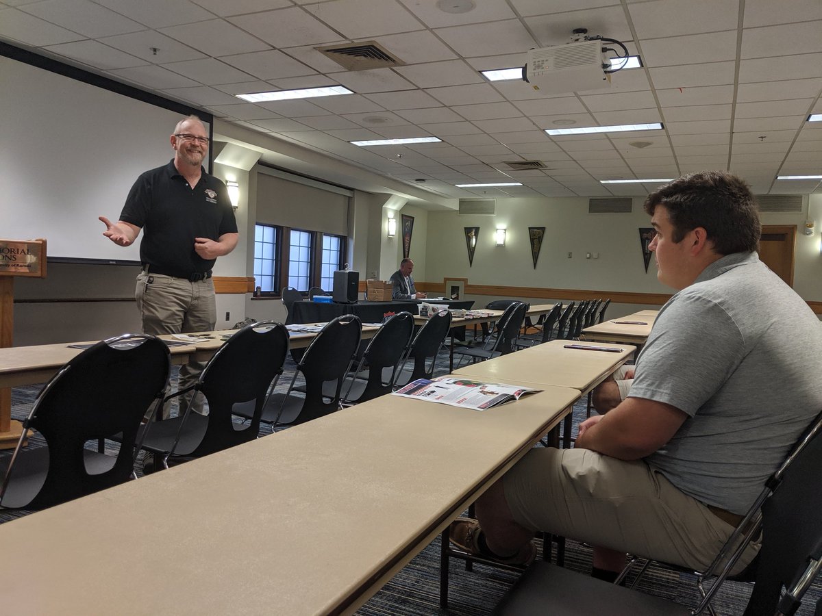 TPUSA_KU's tweet photo. Today U.S. Law Shield came and spoke to our chapter about our gun rights in Kansas and our self defense laws and rights. This was super informative! Thank you!
@USLawShield
#tpusa #conservative #youngconservative #2AShallNotBeInfringed #supportthesecond #constitution https://t.co/DpO3JU9J4k