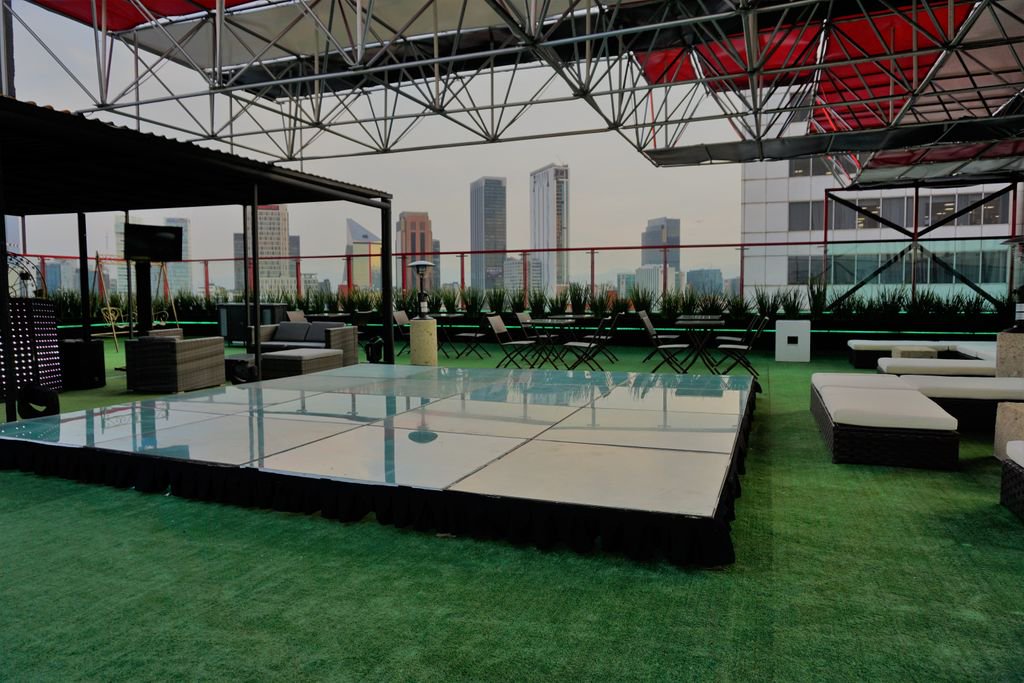 BasicHotelMx's tweet photo. Pasa una tarde increíble en el Roof Garden de #BasicHotel 
#Elmejorlugarparatuseventos. 
#hotelescdmx #Eventos #Terraza #Banquetes #Reuniones https://t.co/LlRrhVJQdH