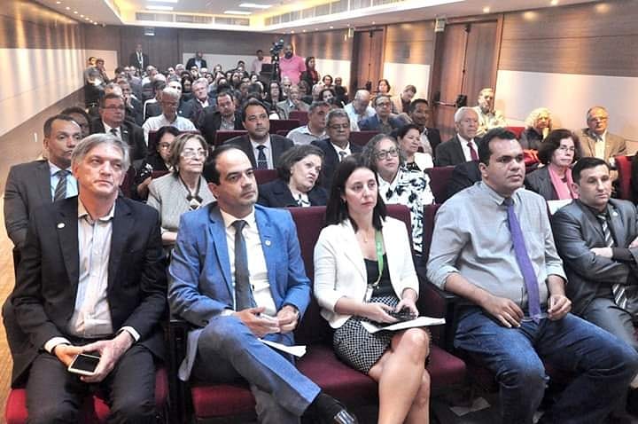 BasilioEdinaldo's tweet photo. Homenagem ao Pres.Conselho Regional de Contabilidade e 55 mil profissionais, abordei na minha fala importância do Contador na prestação de contas no processo eleitoral. #CRC #ProfissionalDaContabilidade #PrestaçãoDeContas #Responsabilidade #GestãoPública #Controladoria #AvanteRJ https://t.co/lTZGMjzPmQ