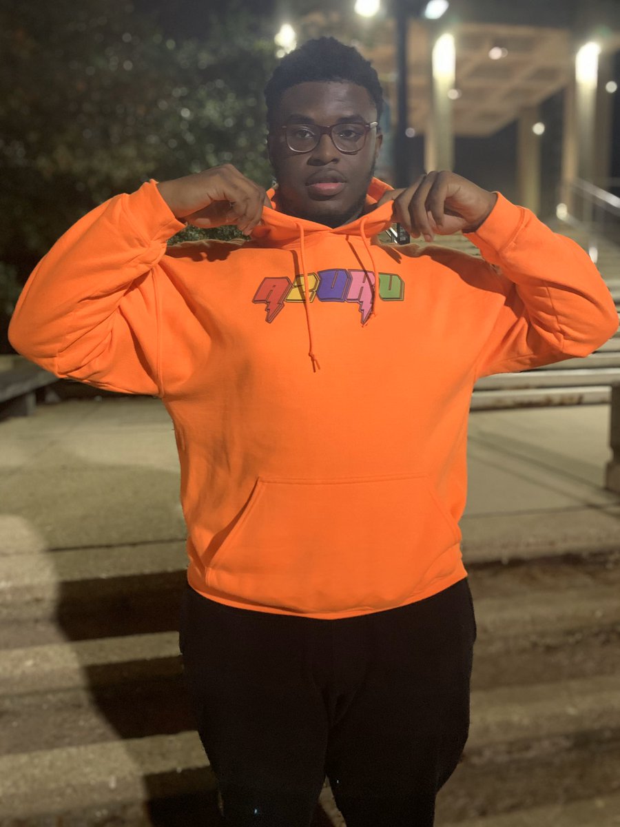 jraythejuiceman's tweet photo. S/o to my brother @AzukuTre for the fire 🔥 merch! I love how much I’m growing more and more everyday. I see what I can be and I’m more driven then ever to do so! https://t.co/Ygg2qAiGBL