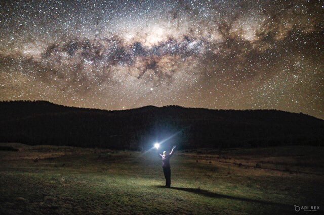 practicemoment's tweet photo. Holy moly Look what I was doing last night - feeling very small but very inspired #Astrophotography https://t.co/9wZBA4UTY3