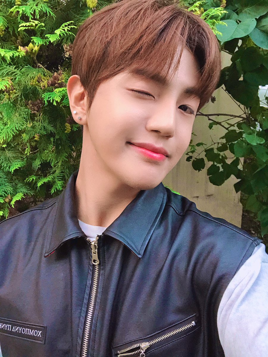 official_ACE7's tweet photo. [#에이스_동훈]
요즘 다들 감기 걸리던데
우리 초이스도 감기 조심해요☺️
#에이스 #초이스 #감기조심 https://t.co/mHOAtJDptn