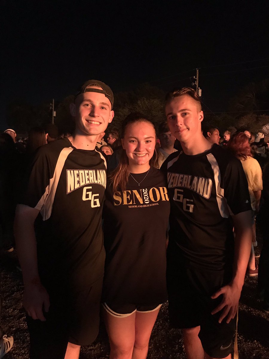 KitKatKaitlyn4's tweet photo. Kicking off Hoco week with a bang!๐ฅ๐ถ๐ #happyhocoweek https://t.co/WGT8fBfkXa