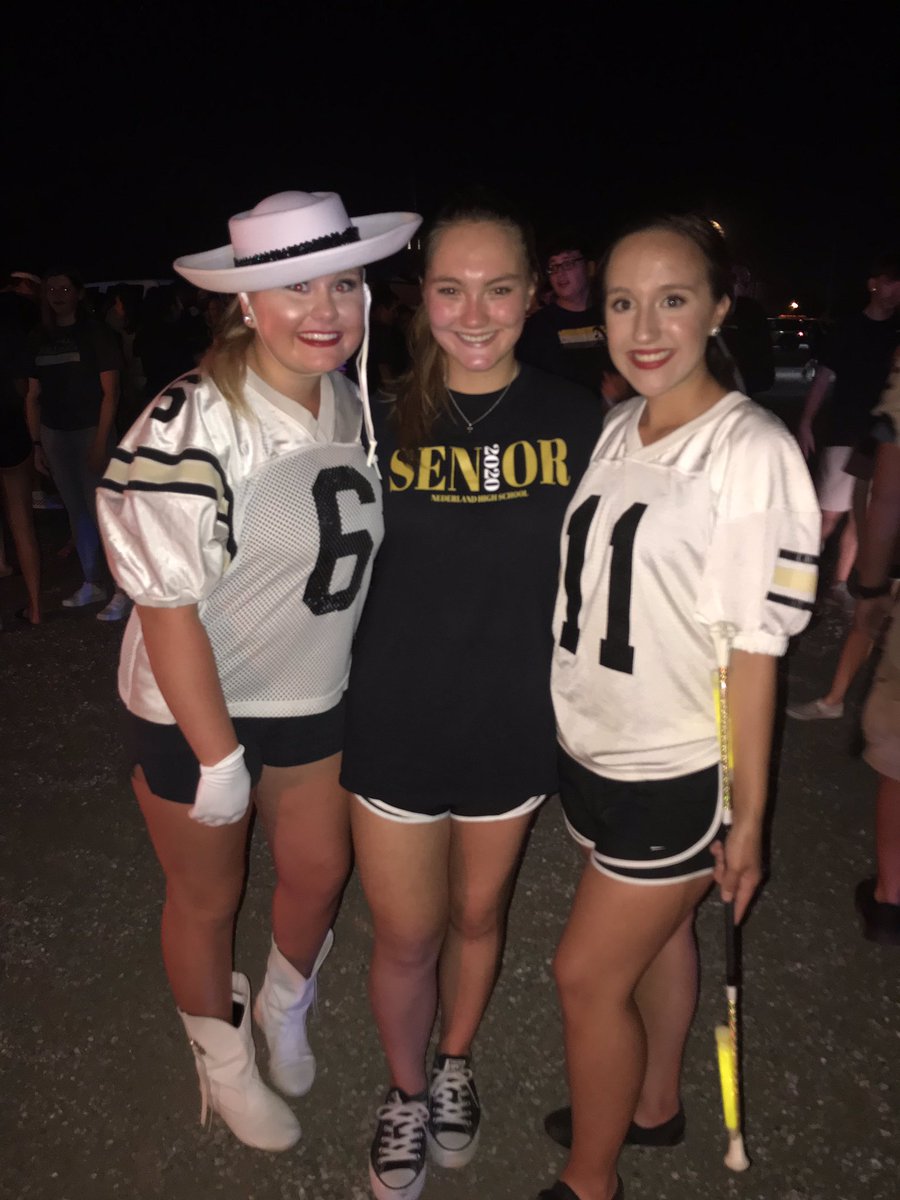 KitKatKaitlyn4's tweet photo. Kicking off Hoco week with a bang!๐ฅ๐ถ๐ #happyhocoweek https://t.co/WGT8fBfkXa