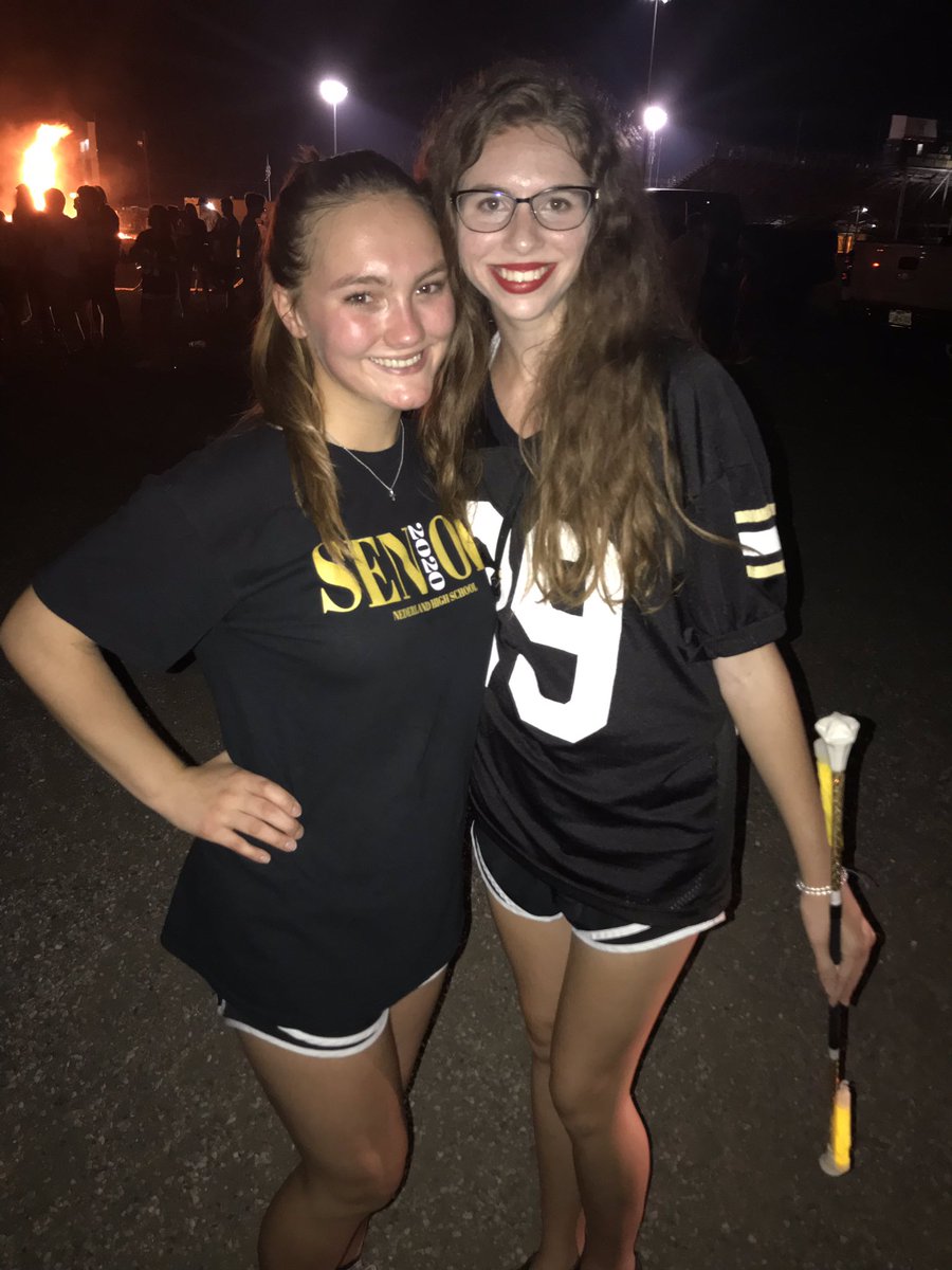 KitKatKaitlyn4's tweet photo. Kicking off Hoco week with a bang!๐ฅ๐ถ๐ #happyhocoweek https://t.co/WGT8fBfkXa
