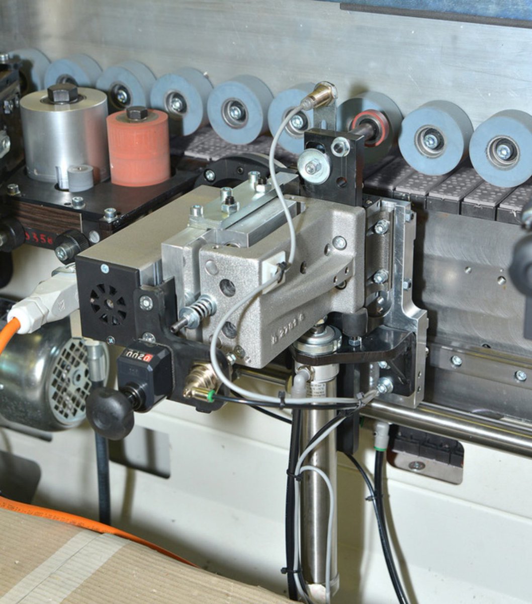 CWMachinery's tweet photo. #Edgebander

Feed speed: 9 m/min
Panel thickness: 8 - 50 mm
Tape Thickness: 0.4 mm to 3 mm
Manually Fed Strips (30 mm max height) Thickness: 4 mm Min. panel length (taped edge) /width: 110 mm x 95 mm

#capitalwoodsmachinery #SlidingPanel #BandSaw #Verticalpanelsaw  #EdgeBanders https://t.co/2VTgpYOMqc