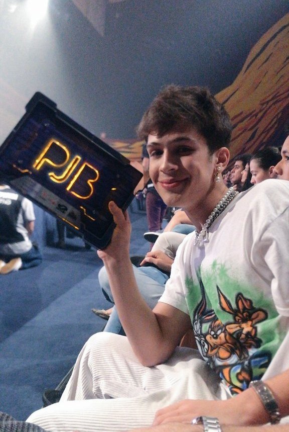 amordejoade's tweet photo. bora dar rt nesse lindinho que recebeu o pjb na categoria crush, foi mais que merecido, amo
#MPN #JoaoGuilherme #LorenaQueirozIG #NowUnited #Uniters https://t.co/fILwMxlnms